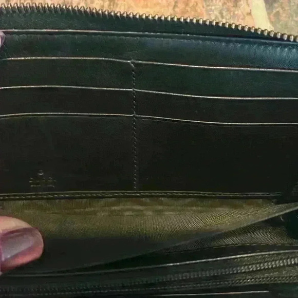 Gucci Calfskin Matelasse GucciGhost GG Marmont Zip Around Wallet EUC - Picture 6 of 13